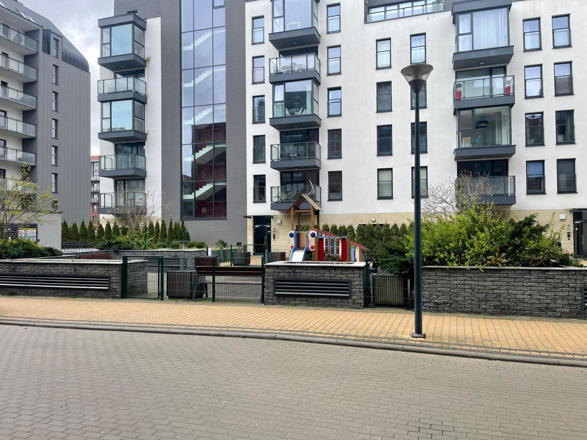 Island Modern Box Apartment Gdansk Bagian luar foto